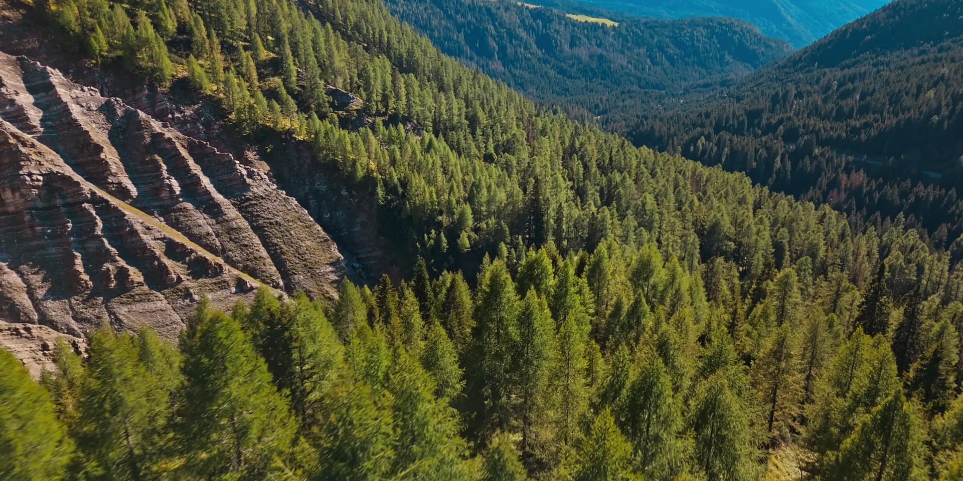 Wipro Headerfilm mit Berglandschaft